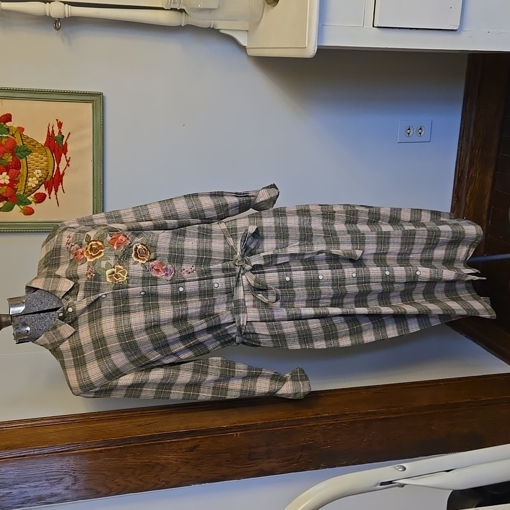 Coldwater Creek Green Flannel Embroidered Shirt Dress